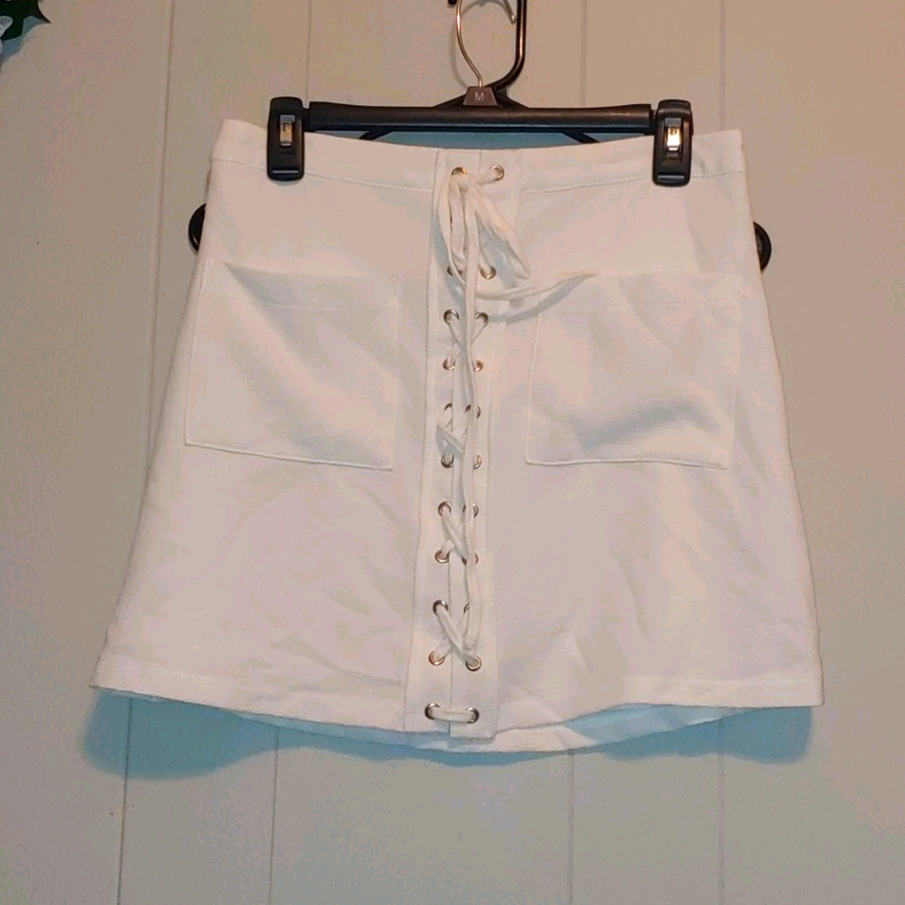 White lace up skirt